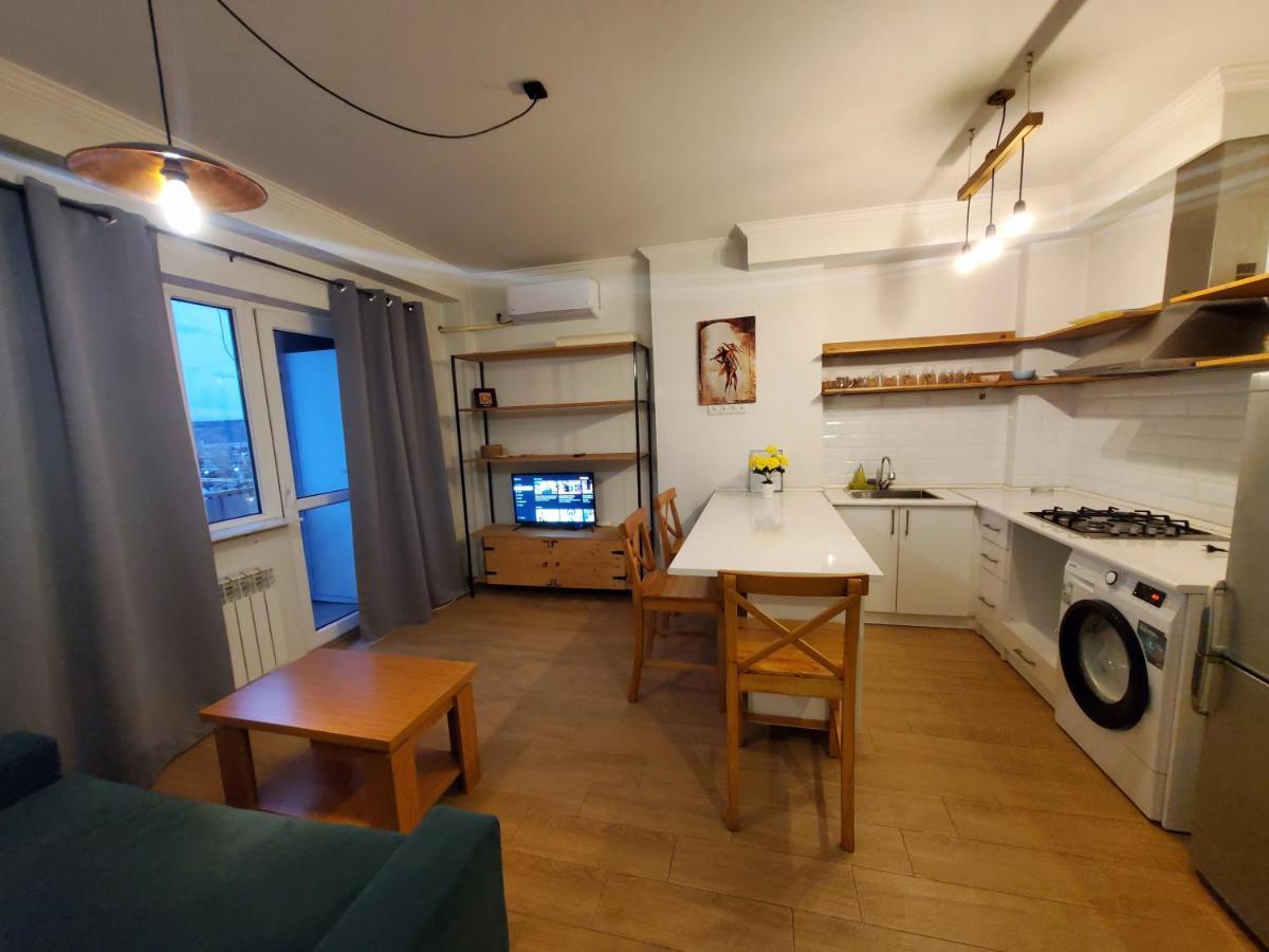 Alexander III Apartment Tbilisi Bagian luar foto