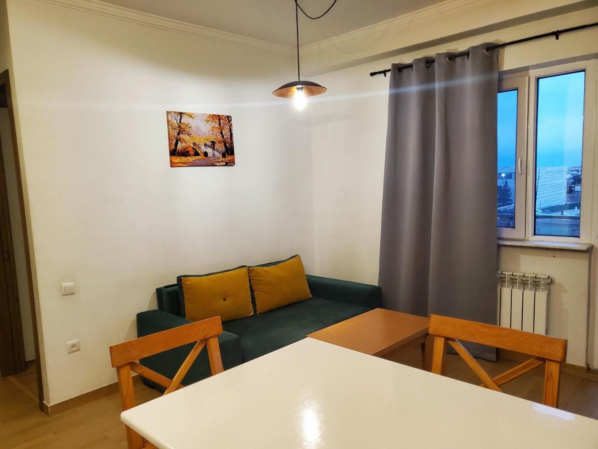 Alexander III Apartment Tbilisi Bagian luar foto